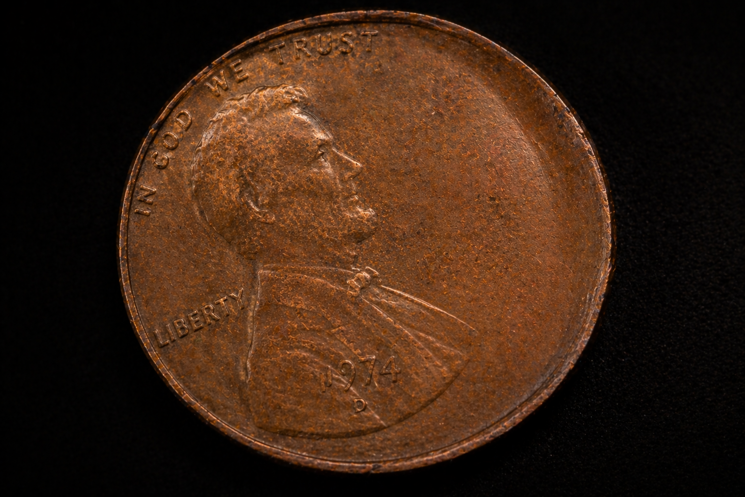 Coin showing off center strike error with misaligned design